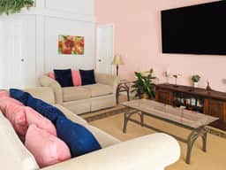4Bed/3Bath Sunny Lakeview Escape - Image 5