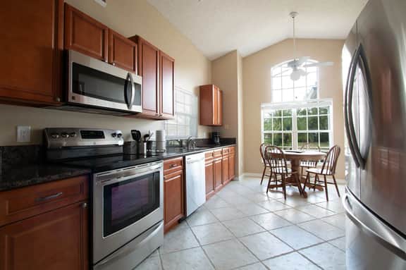 3Bed/2Bath Lakeside Tranquility - Image 4