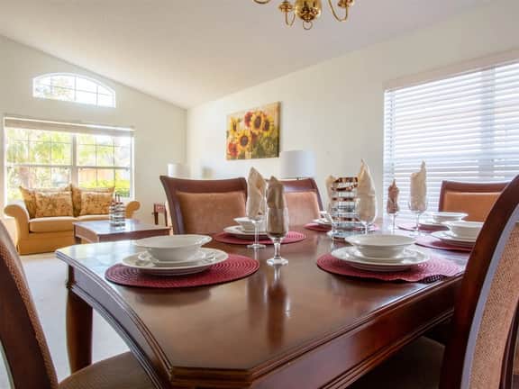 4Bed/3Bath Perfect Location, Perfect Home - Image 5