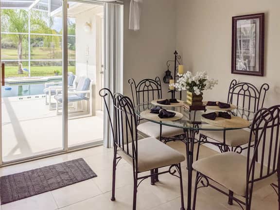 4Bed/3Bath Sunny Lakeview Escape - Image 4